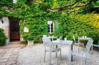 Domaine de Fraisse Hotels in Verzeille