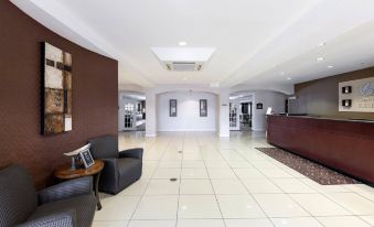 Comfort Suites University