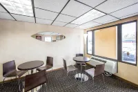 Econo Lodge North Hotels in Powell