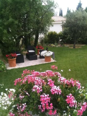 Le Clos du Jas Отели в г. Буше-дю-Рон