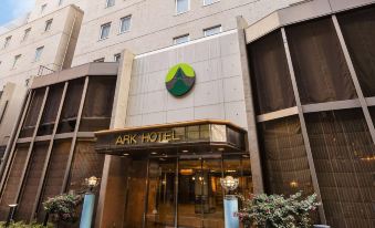 5. 아크 호텔 오사..
