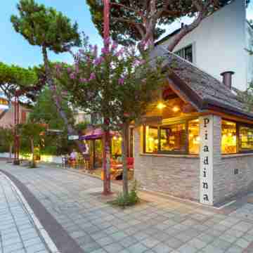 Hotel Columbia Hotel Exterior