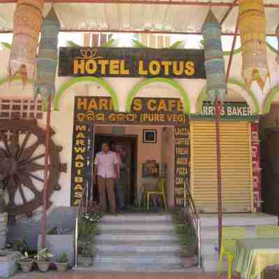 Hotel Lotus Puri Hotel Exterior