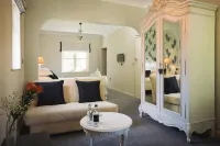 The Broadmead Boutique B&B Hotels in Penally