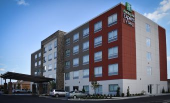 Holiday Inn Express & Suites West Memphis