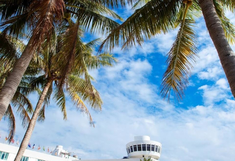 4. 선셋 비치 리조..