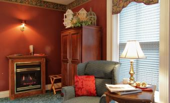 Grape Arbor Bed and Breakfast - Housity