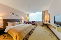 Pine Bridge Hotel Hotels near Rainbow Department Store (Songgang Branch)