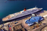 Queen Elizabeth 2 Hotel Hotel di Al Rifa
