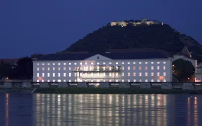 Hotel Altes Kloster - AK Tagungshotel Hainburg GmbH Hotels in 