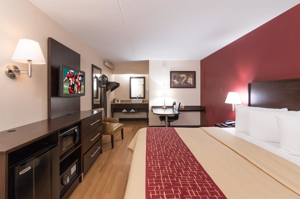 Red Roof Inn Plus + Boston - Framingham