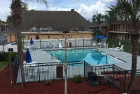 Days Inn by Wyndham St. Augustine I-95/Outlet Mall - プール