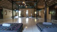 Losmanos Hostel - Hostels