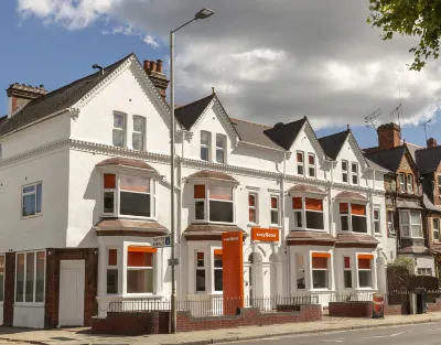 Easyhotel Reading Hotels near Reading Central Library
