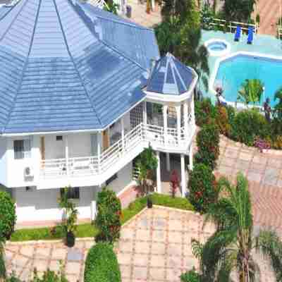 Holiday Haven Resort & Banquet Hall Hotel Exterior