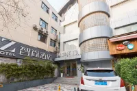 Zhotels (Shanghai West Nanjing Road Westgate Mall)