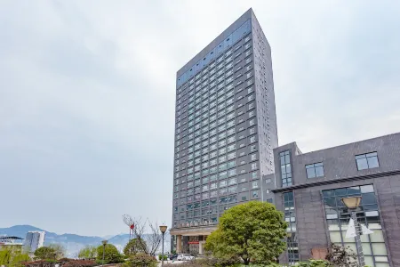 Bailuzhou International Hotel Отели рядом с достопримечательностью «Sinan Ancient City»