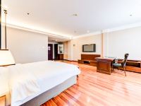 星程酒店(衡水金山国际店) - 高级特大床房