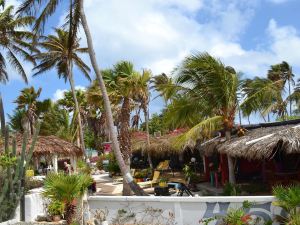 Beach House Aruba Apartments