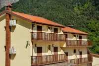 Adelaide Hotel Hotels in Cantelaes