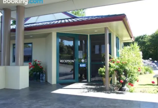 貝爾蒙汽車旅館