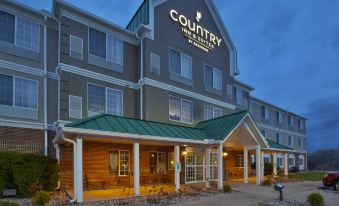 Country Inn & Suites by Radisson, Big Rapids, MI