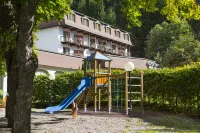 Alpenhotel Weitlanbrunn - ที่มีสระว่ายน้ำ