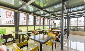 Linglongwan Boutique Hotel (Huai'an First People's Hospital)