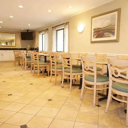 La Quinta Inn & Suites by Wyndham Chicago Gurnee