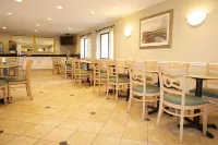 La Quinta Inn & Suites by Wyndham Chicago Gurnee - breakfast