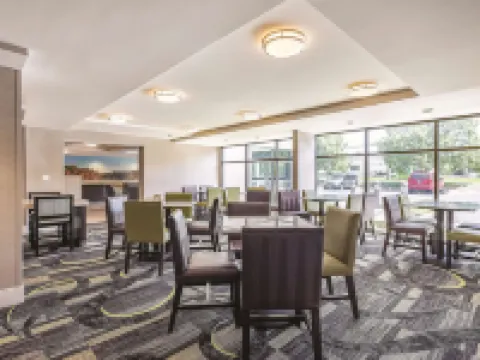 La Quinta Inn & Suites by Wyndham Salem NH Hoteles en Salem