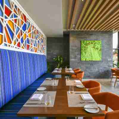 W Amman Dining/Meeting Rooms