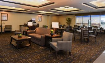 Holiday Inn Express & Suites Fairmont