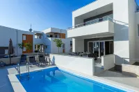 Apartment Funtastic with Private Pool Hotels in Opcina Novalja