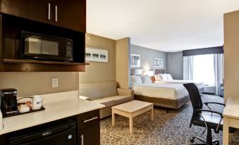 Holiday Inn Express & Suites Oshawa Downtown - Toronto Area