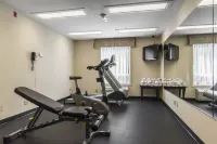 Quality Inn Airport - salle de sport