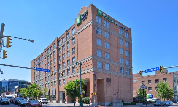 Holiday Inn Express & Suites Buffalo Downtown - Medical CTR by IHG