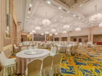 Huatian Grand Hotel (Langshan Avenue) Hotels in Xinning