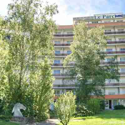 HÔTEL & APPART'HÔTEL - Brit Hotel Le Parc Vichy Hotel Exterior