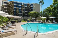 Fullerton Marriott at California State University - Pool