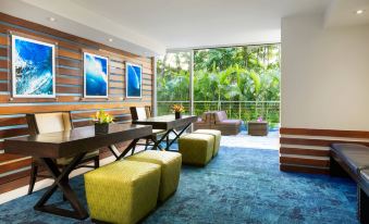 Courtyard by Marriott Waikiki Beach