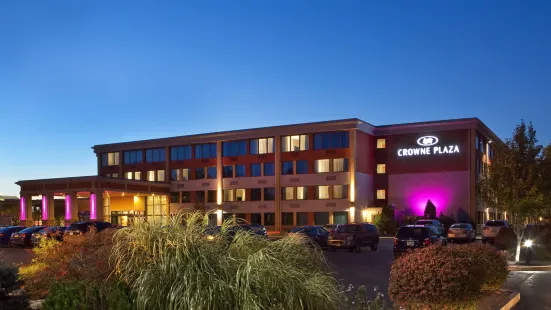 Crowne Plaza Boston - Woburn, an IHG Hotel