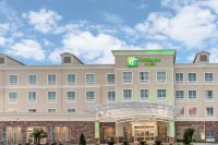 Holiday Inn & Suites Lafayette North Hotels near Galleries Lafayette Shopping Center
