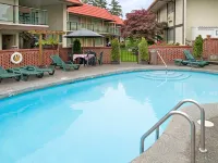 Best Western Plus Burnaby Hotel - Pool
