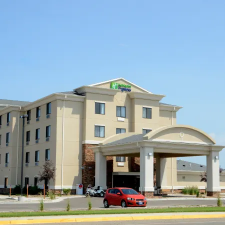 Holiday Inn Express & Suites SIDNEY by IHG