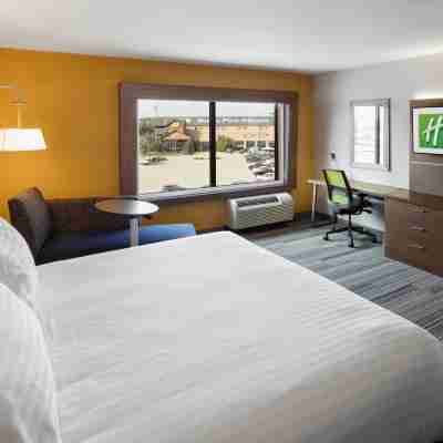Holiday Inn Express & Suites East Peoria - Riverfront Rooms