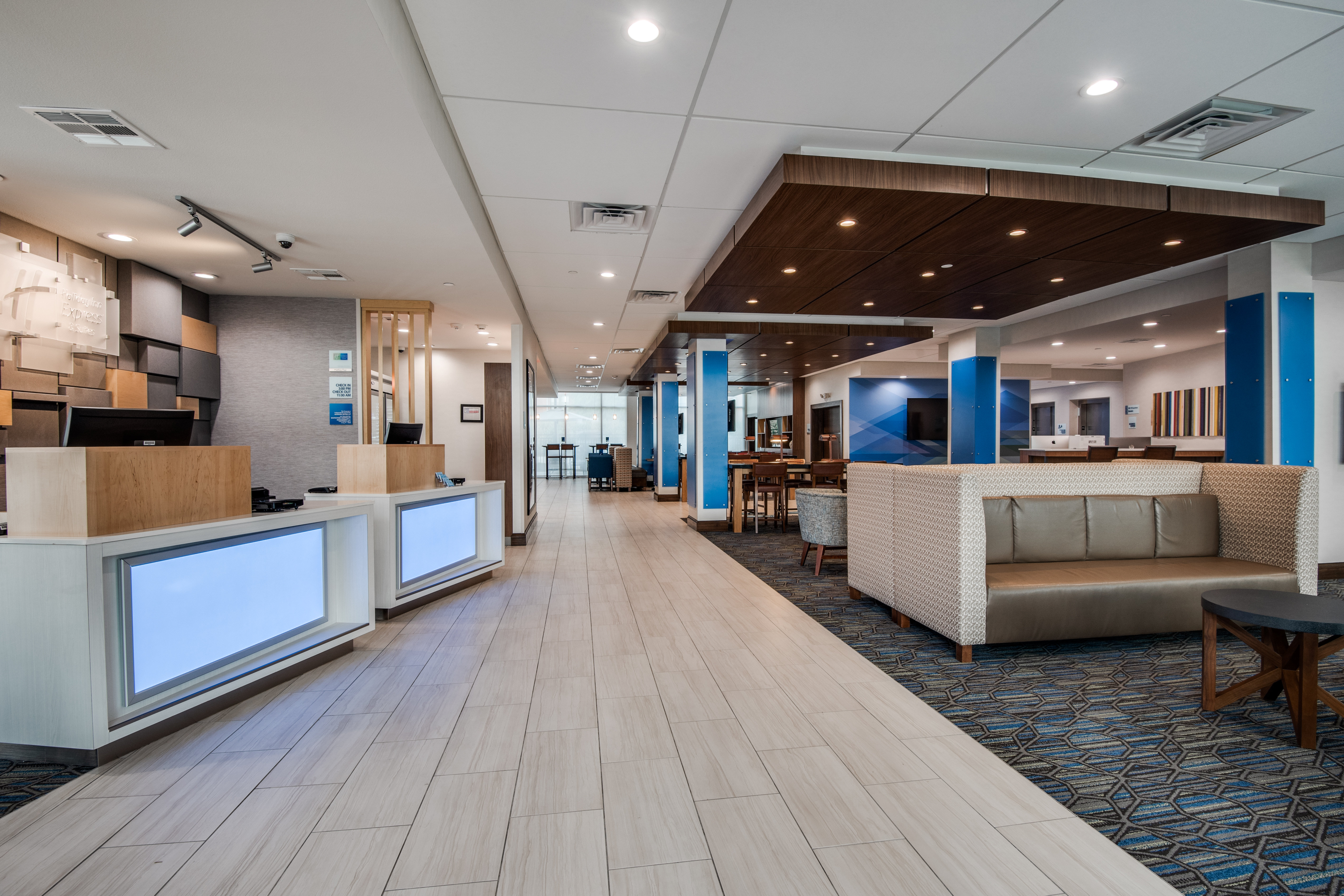 Holiday Inn Express & Suites Dallas North - Addison, an Ihg Hotel