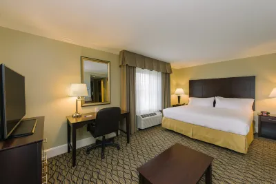 Holiday Inn Express & Suites Merrimack Hotels near Manchester–Boston Regional Airport