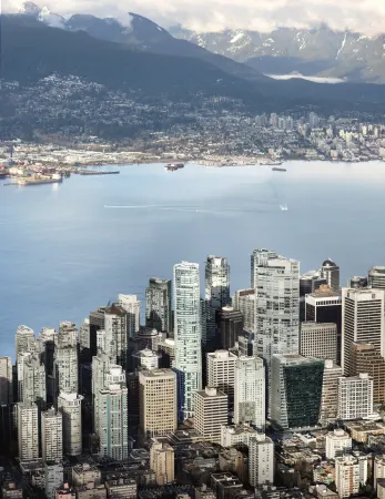 Paradox Vancouver Отели рядом с достопримечательностью «Maple Tree Square»