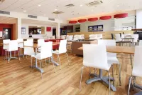 Travelodge London Excel Hotel - servizio colazione